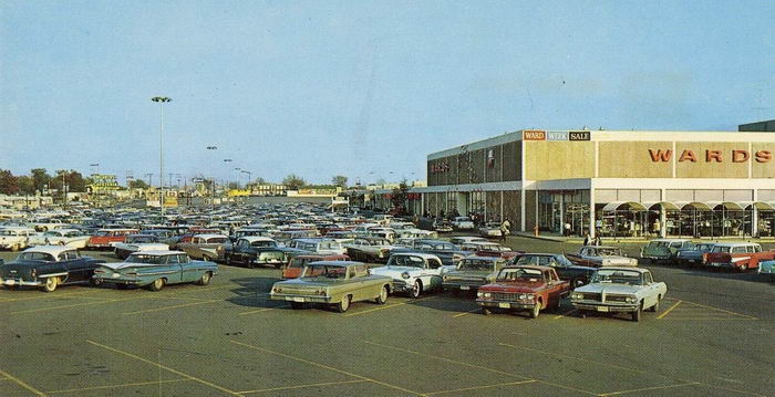 Wonderland Mall (Wonderland Shopping Center) - Old Postcard Of Center (newer photo)